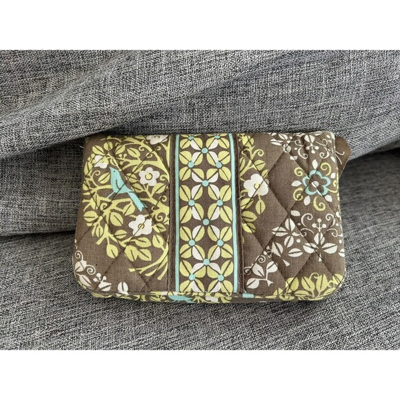 Vera Bradley Bi Fold Wallet With Kiss Coin Pocket & ID Holder Sittin In A Tree - Picture 1 of 9